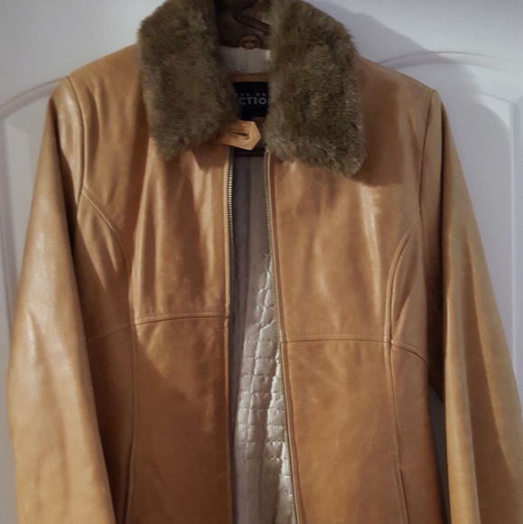 Kenneth Cole ladies distressed leather jacket - Picture 4 of 7